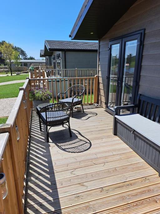 Diddly Squat Lodge With Hot Tub, Pendle View Holiday Park Clitheroe Exterior photo